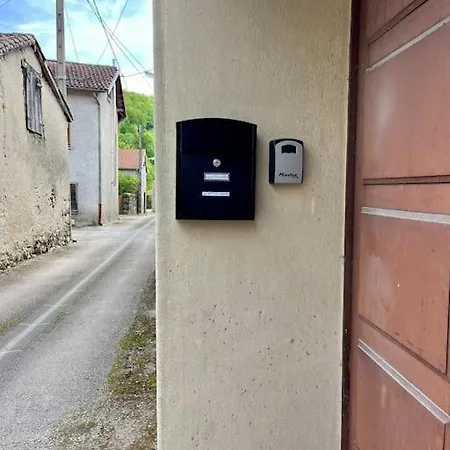 La Petite Ourse Maison De Village A Дом отдыха Oust