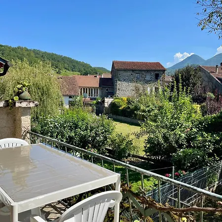 La Petite Ourse Maison De Village à Oust