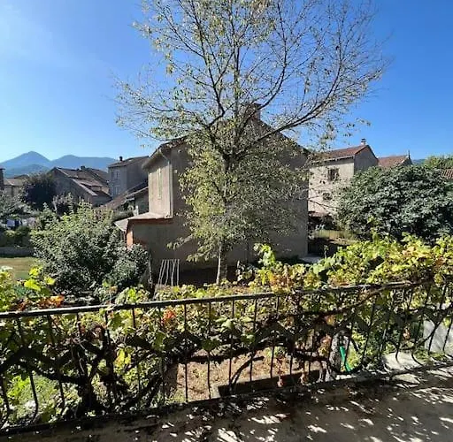 Casa de Férias La Petite Ourse Maison De Village à