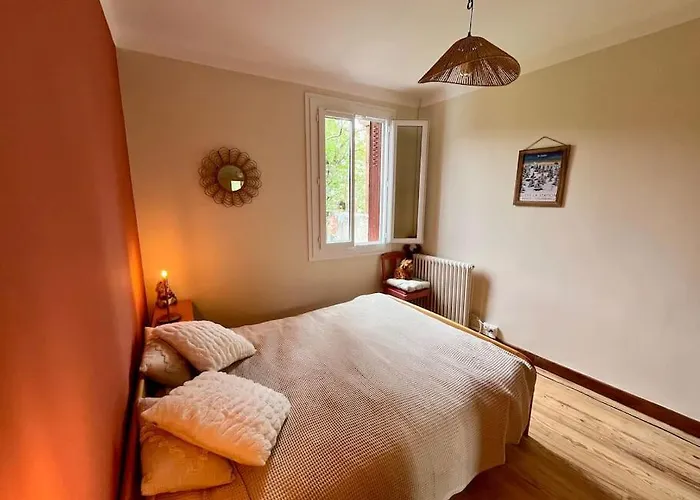 Casa de Férias La Petite Ourse Maison De Village à Oust