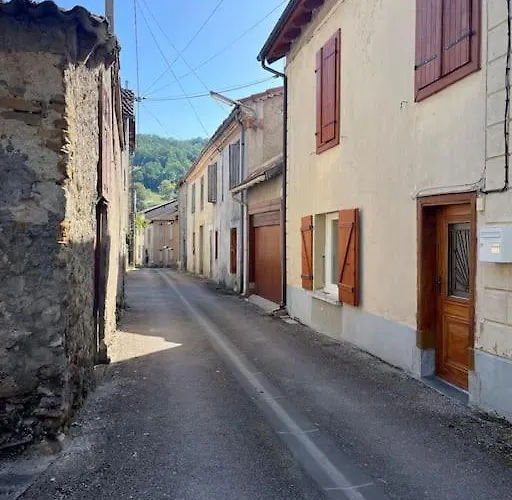 Casa de Férias La Petite Ourse Maison De Village à *