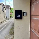 La Petite Ourse Maison De Village à Hébergement de vacances Oust